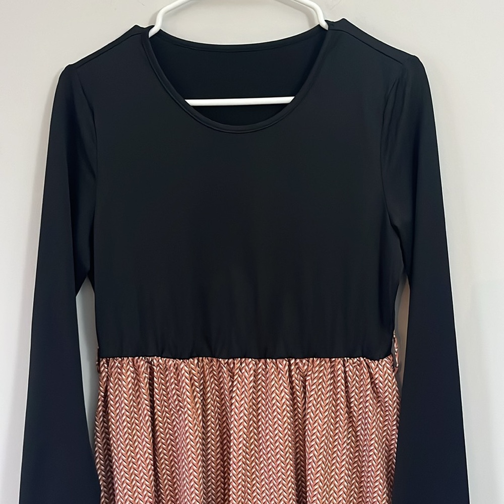 Flowy long sleeve dress - Picture 2 of 5